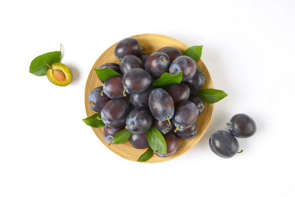 Plate of fresh plums — Stock Photo, Image