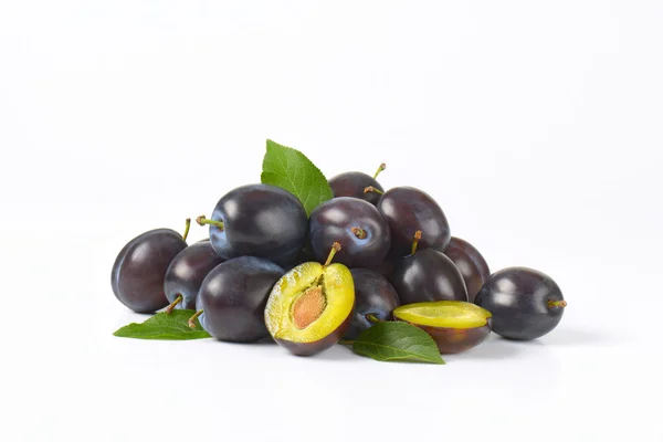 Fresh ripe plums — Stock Photo, Image