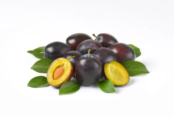 Fresh ripe plums — Stock Photo, Image