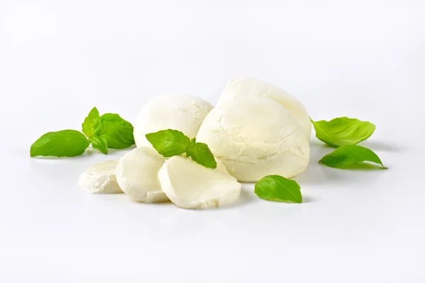 Mozzarella e basilico — Foto Stock