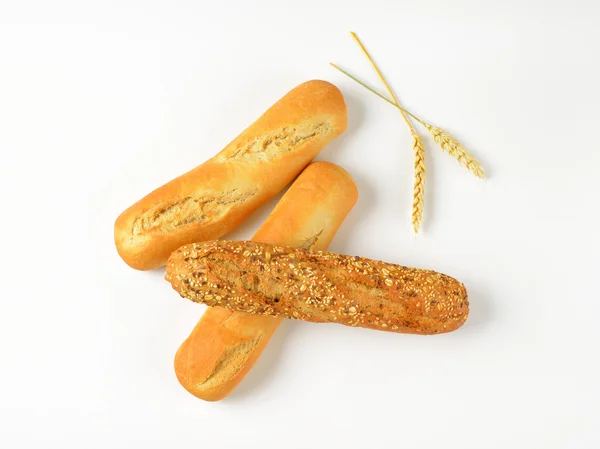 Baguettes blancos y de grano entero —  Fotos de Stock