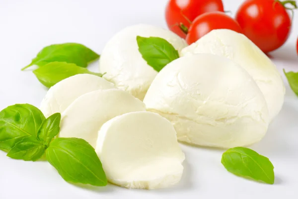 Mozzarella, paradicsom és bazsalikom — Stock Fotó