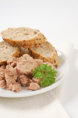 numaralı seribaşı rulo ile konserve ton balığı