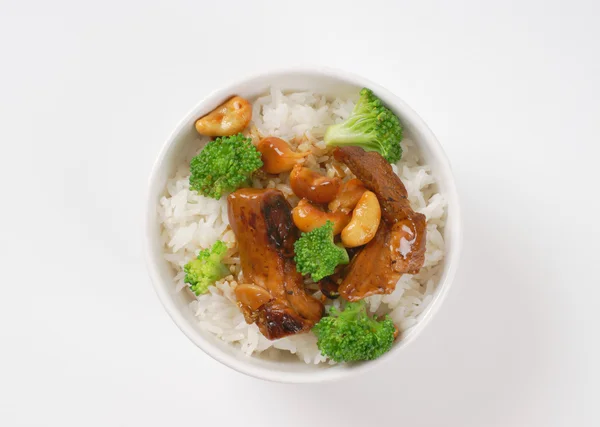 Carne de res y anacardo salteado con arroz —  Fotos de Stock