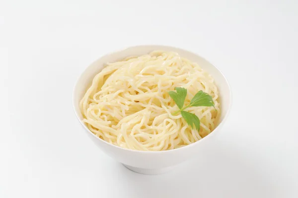 Bowl of cooked noodles — Stock Photo, Image