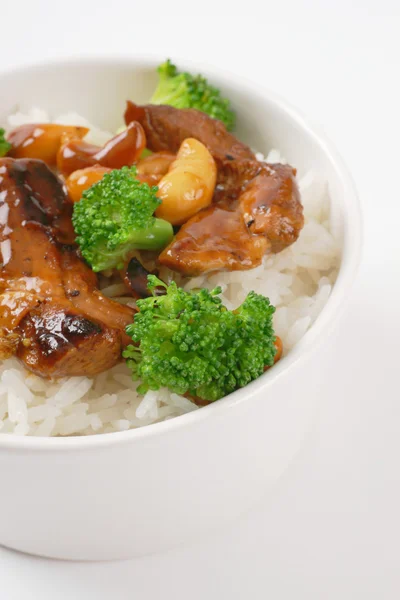 Friture de boeuf et noix de cajou avec riz — Photo