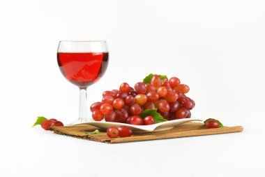 taze üzüm ve kırmızı şarap