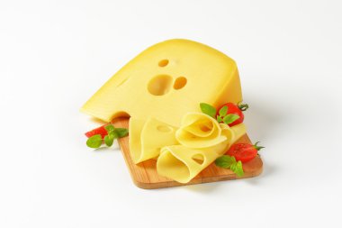 İsviçre tipi peynir