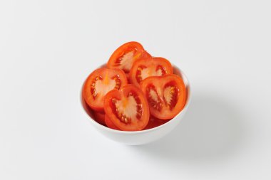 Taze yarıya domates