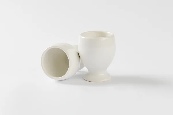 2 つの白い eggcups — ストック写真