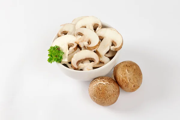 Fresh sliced mushrooms — Stock Photo, Image