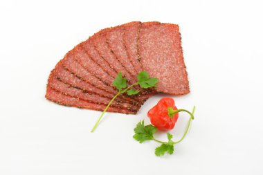 Karabiber salam dilimleri