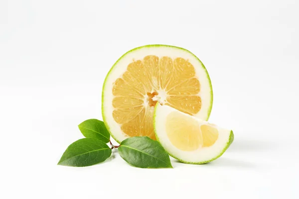 Toranja verde metade — Fotografia de Stock