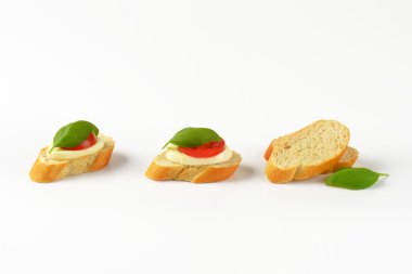 Mozzarela domates kanepeler