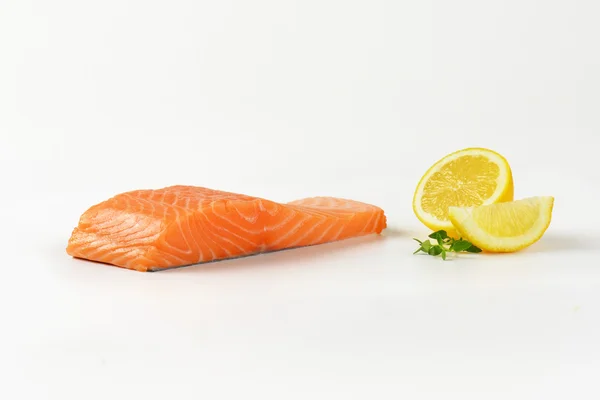 Fresh salmon fillet — Stock Photo, Image