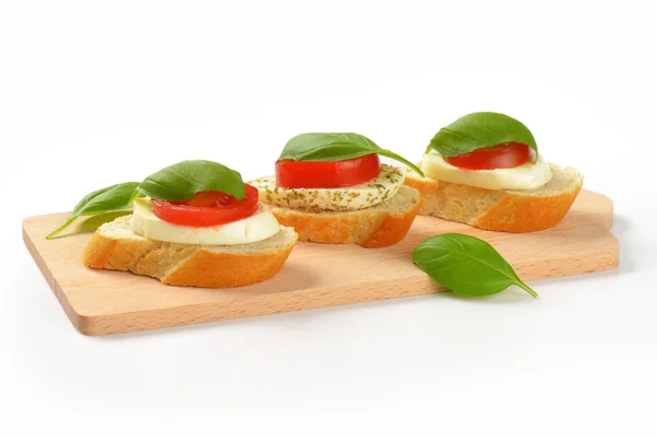 Mozzarela tomato canapes — Stock Photo, Image