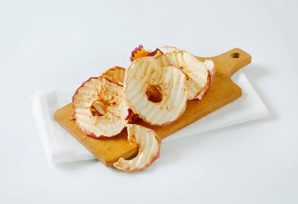 Dried Apple Chips Rings Cutting Board — Stock Photo, Image
