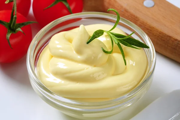 Cuenco de aderezo de ensalada de mayonesa — Foto de Stock