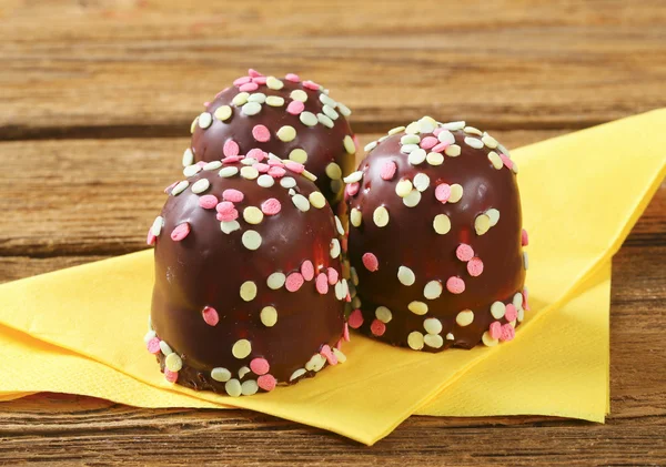 Chocolade-gecoate marshmallows — Stockfoto