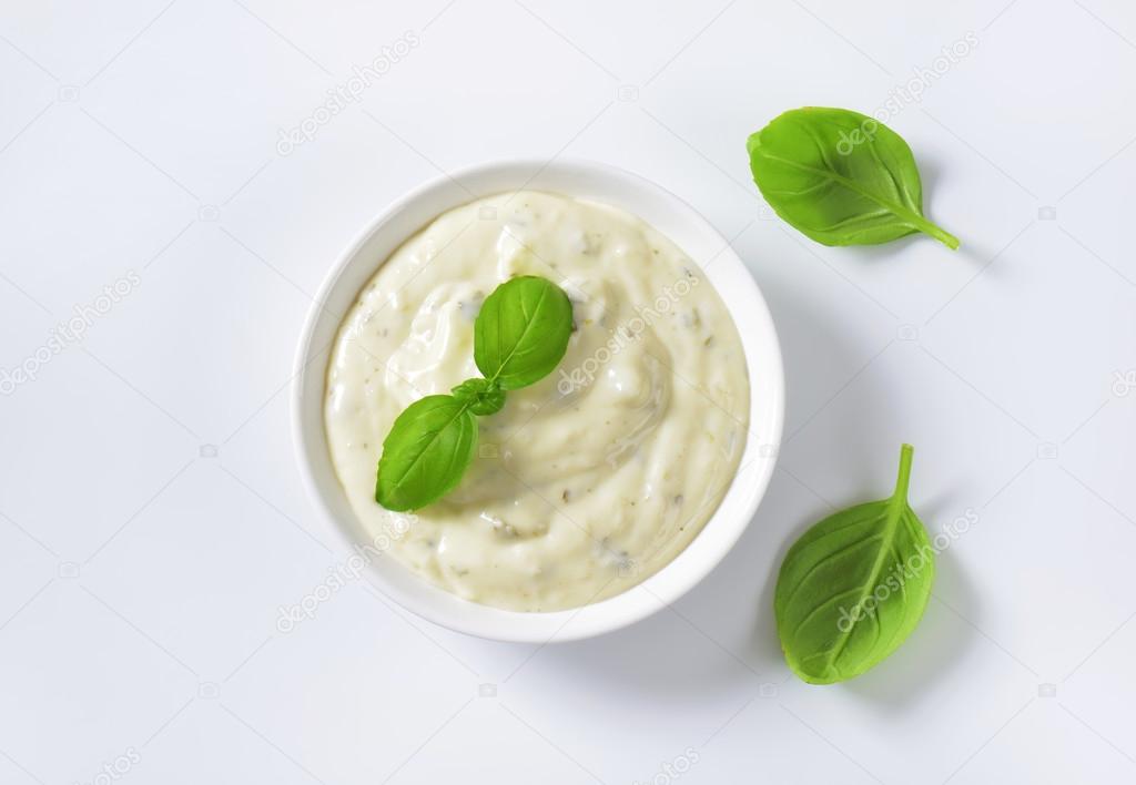 Creamy salad dressing