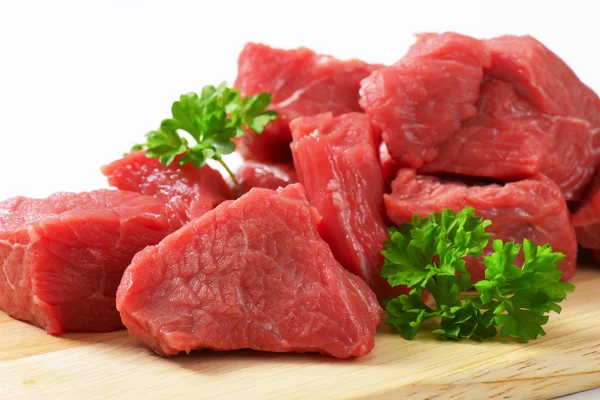 Carne de bovino em cubos — Fotografia de Stock