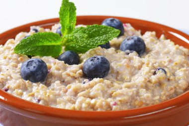 Bütün tahıl yulaf lapası