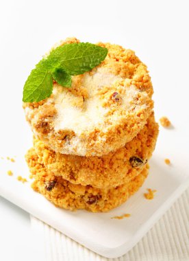 Ufalanan Mısır unu ve Badem Çerezler