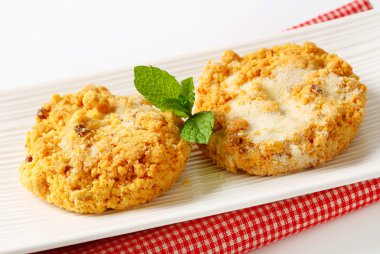 Ufalanan Mısır unu ve Badem Çerezler