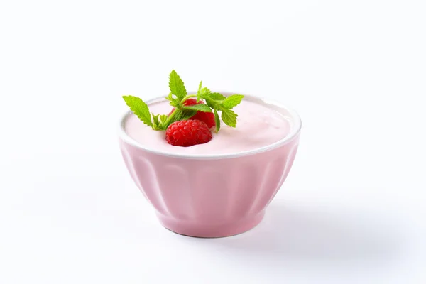 Light raspberry yogurt — Stock Photo, Image