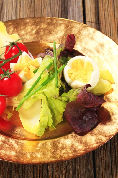 Verduras frescas y huevos cocidos —  Fotos de Stock