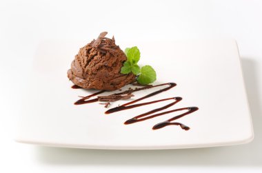 çikolatalı dondurma.