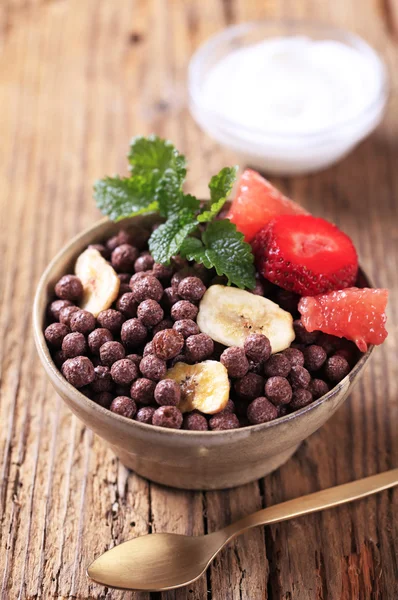 Chocolate breakfast cereal — Stock Photo, Image