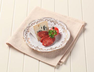 mavi peynir ve sosis