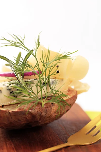 Gebackene Kartoffeln und Käse — Stockfoto