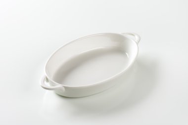 Oval beyaz seramik tabak