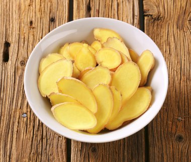 taze zencefil dilimleri