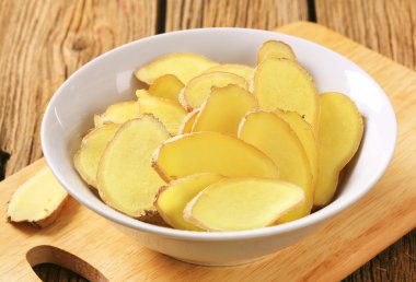 taze zencefil dilimleri