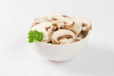 dilimlenmiş mantar