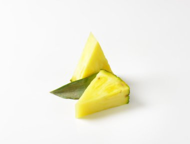 taze ananas dilimleri