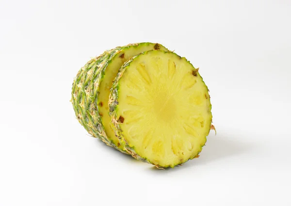 Ananas hälften — Stockfoto