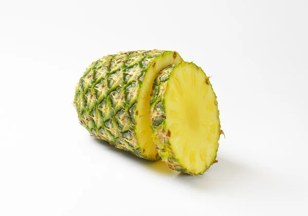 Fresh pineapple slices — Stock Photo, Image