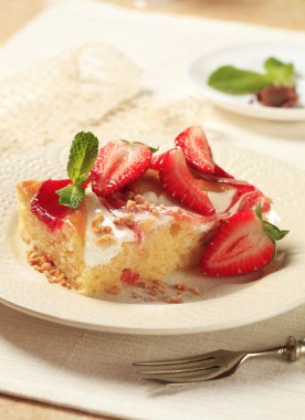 peynir ve çilekli kek