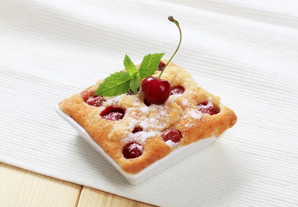 Cherry sockerkaka — Stockfoto