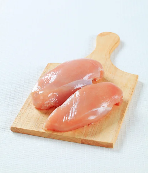 Čerstvé kuřecí prsní řízky — Stock fotografie
