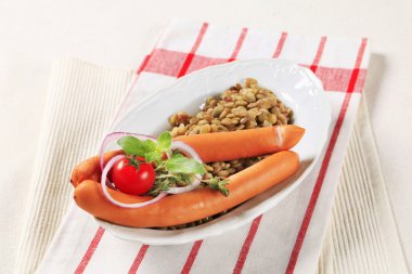 Mercimek ve Viyana sosisleri