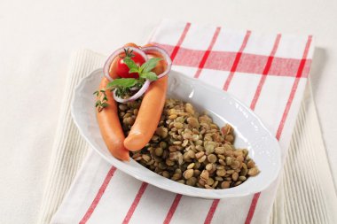 Mercimek ve Viyana sosisleri