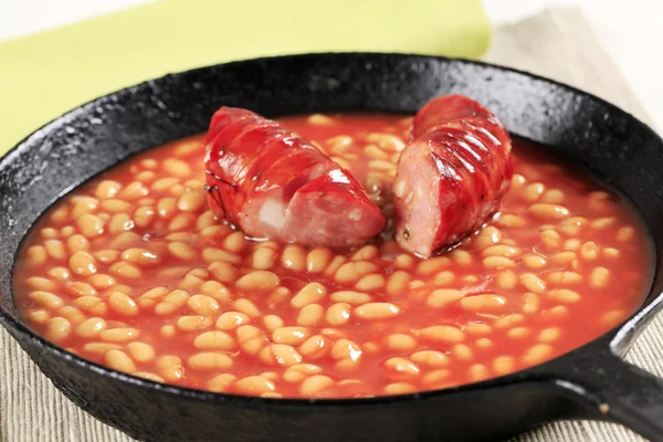 Judías al horno y salchichas — Foto de Stock