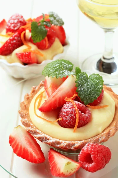 Torta de creme com fruta — Fotografia de Stock