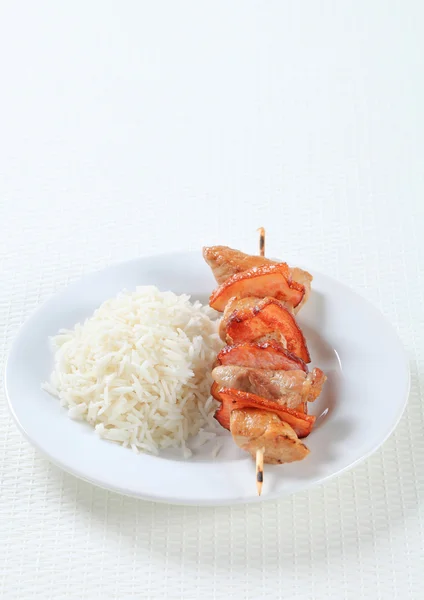 Pork skewer with rice — Stock Photo, Image
