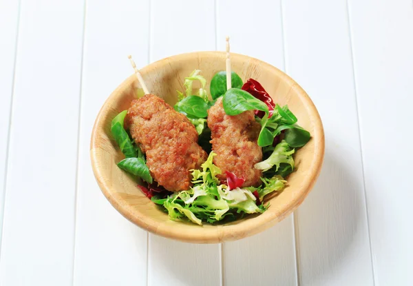 Minced meat kebabs with salad greens — Stock Photo, Image